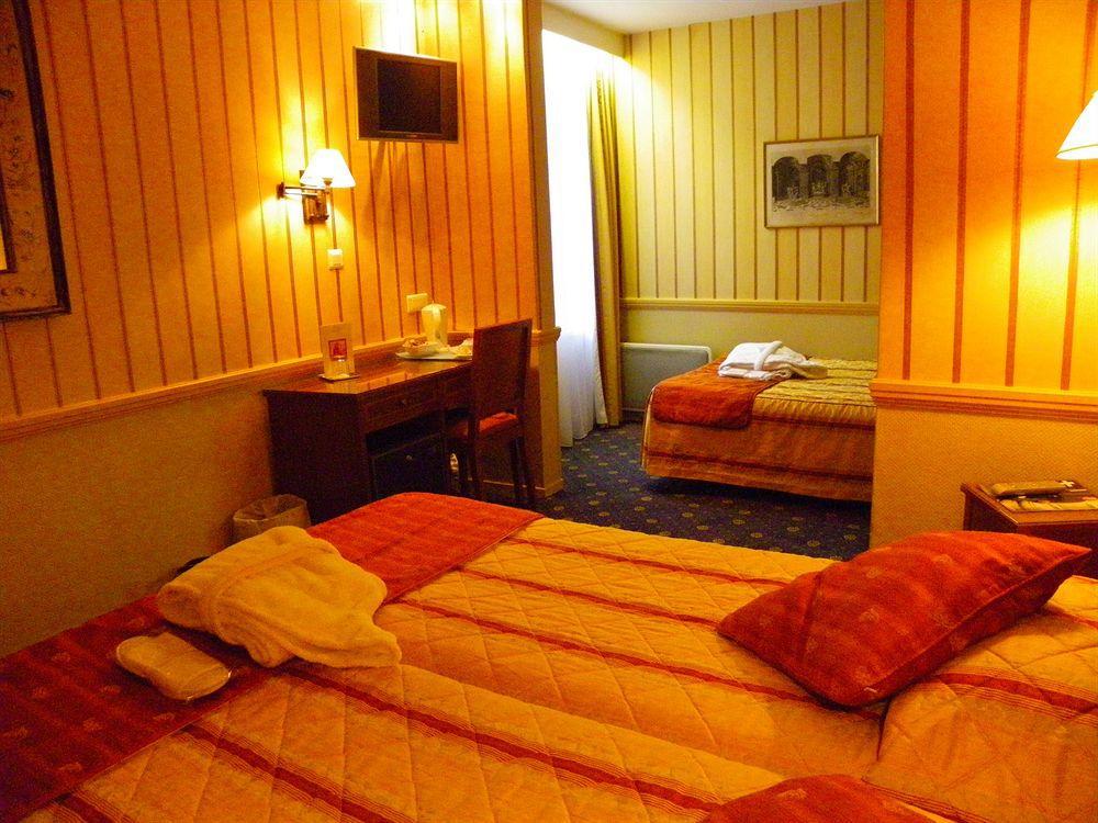 Hotel Poussin Paris Luaran gambar