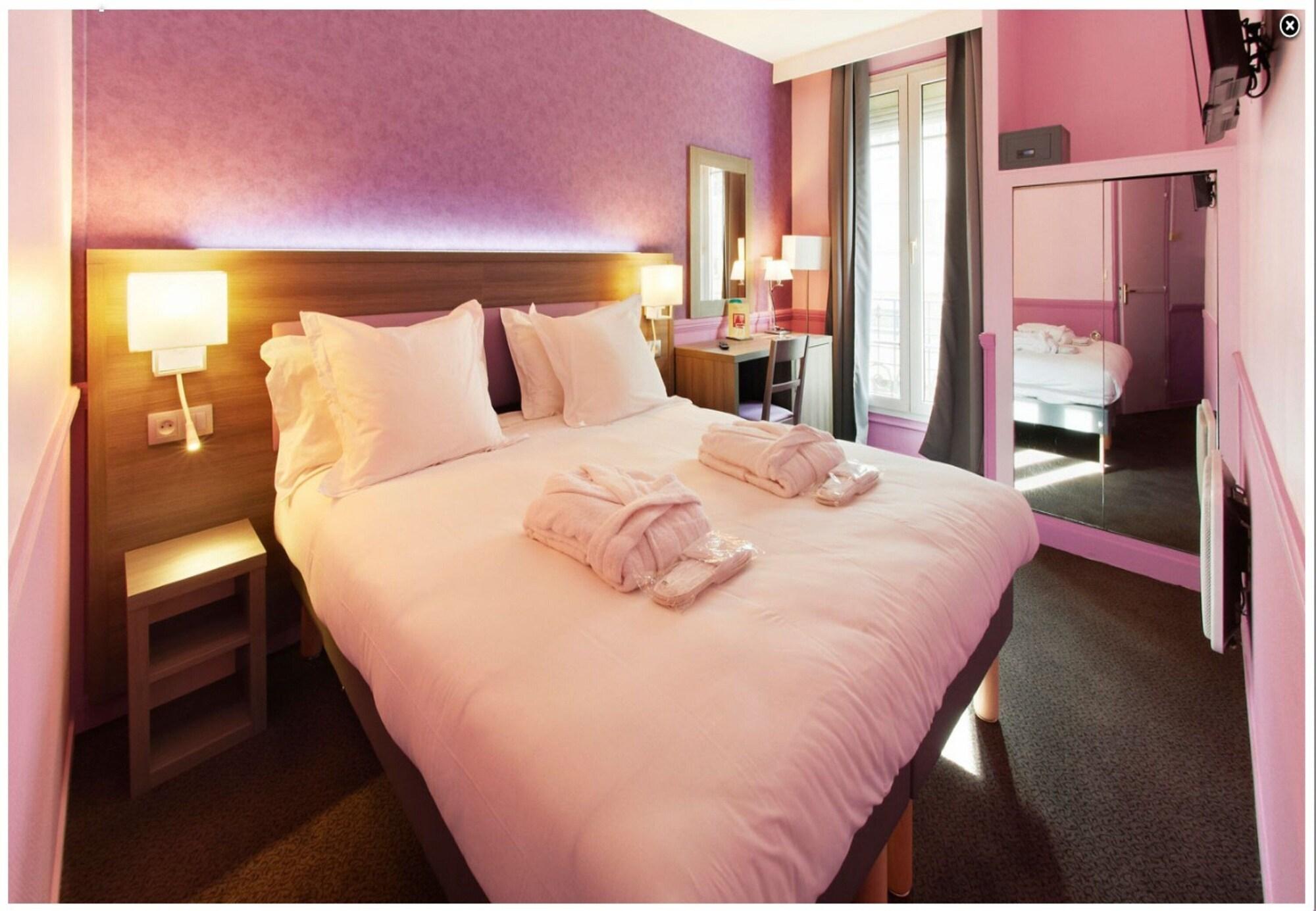 Hotel Poussin Paris Luaran gambar