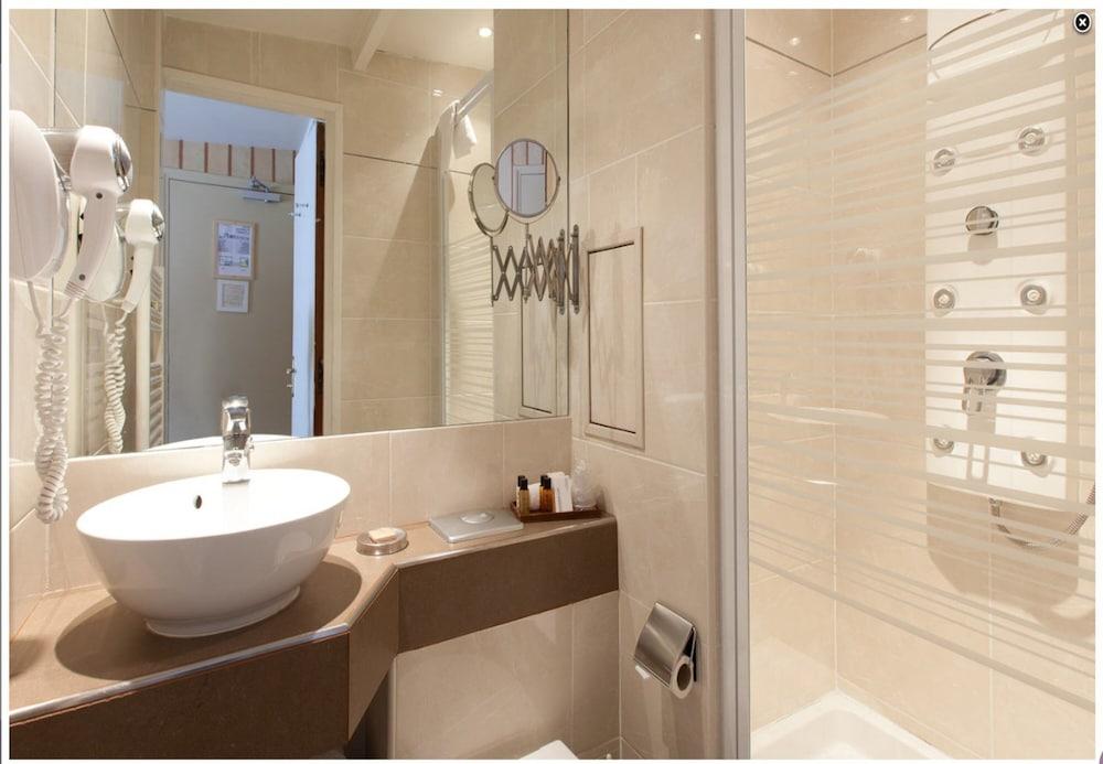 Hotel Poussin Paris Luaran gambar