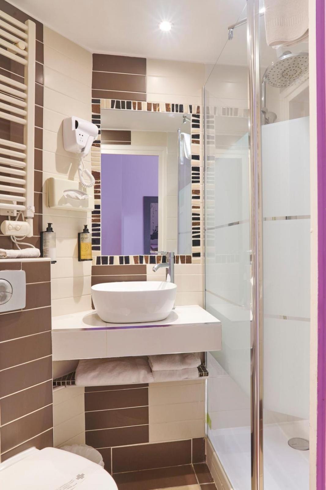 Hotel Poussin Paris Luaran gambar