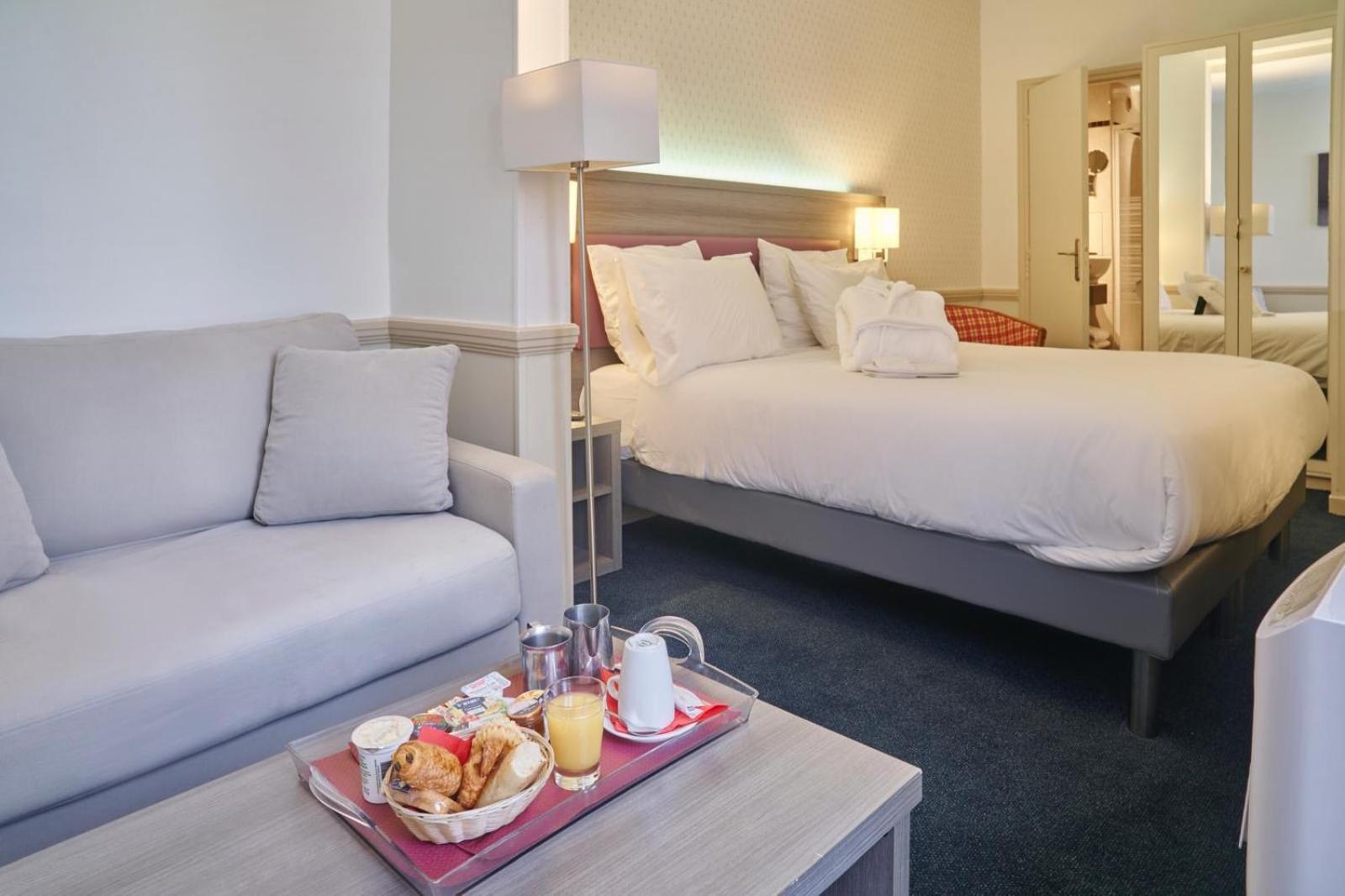 Hotel Poussin Paris Luaran gambar