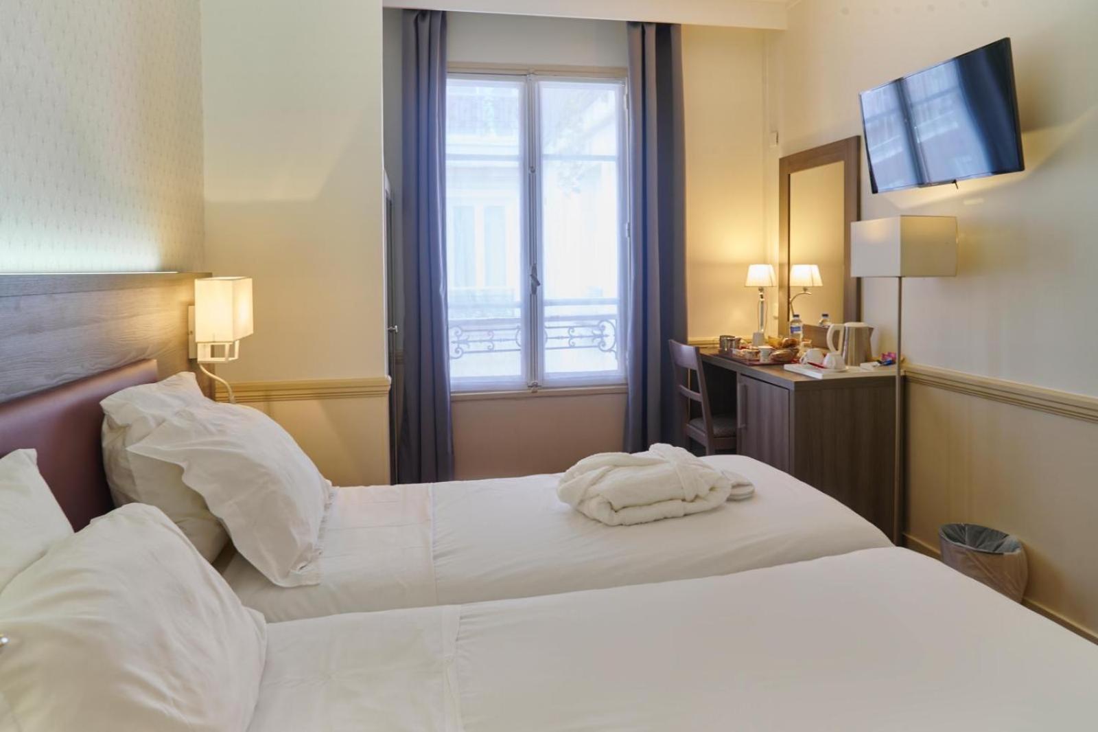 Hotel Poussin Paris Luaran gambar