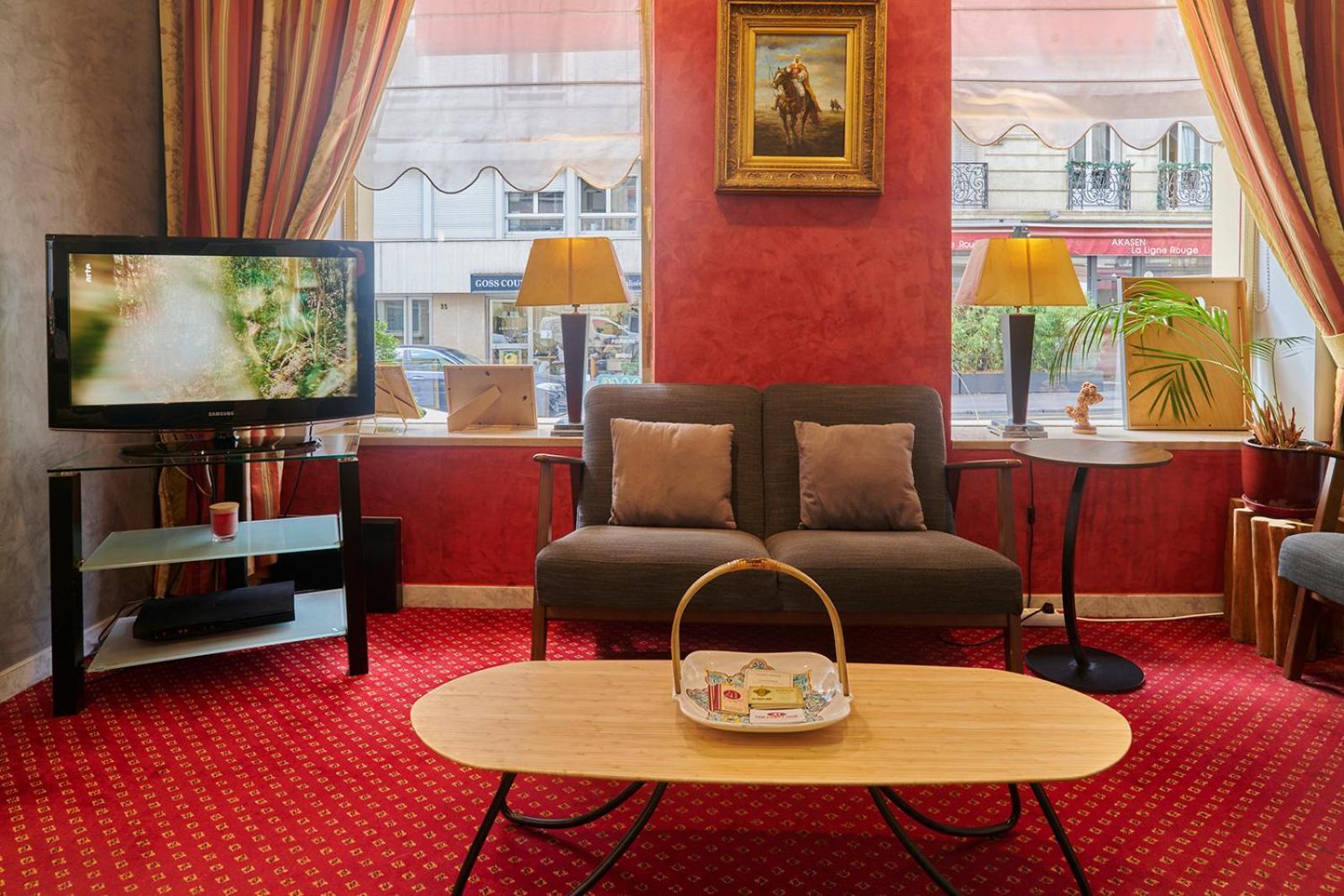 Hotel Poussin Paris Luaran gambar