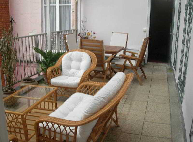 Hotel Poussin Paris Luaran gambar