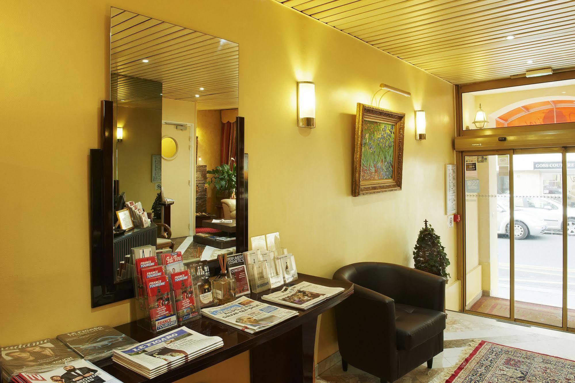 Hotel Poussin Paris Luaran gambar