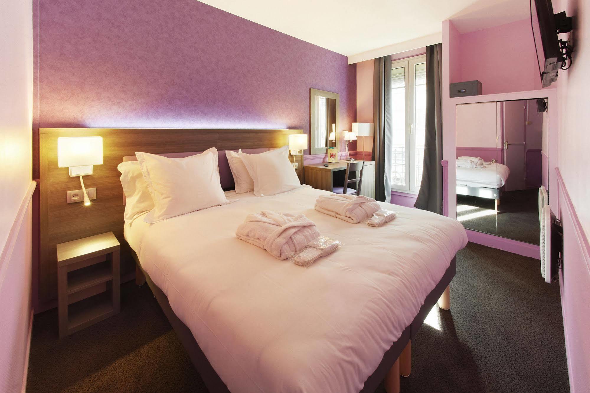 Hotel Poussin Paris Luaran gambar