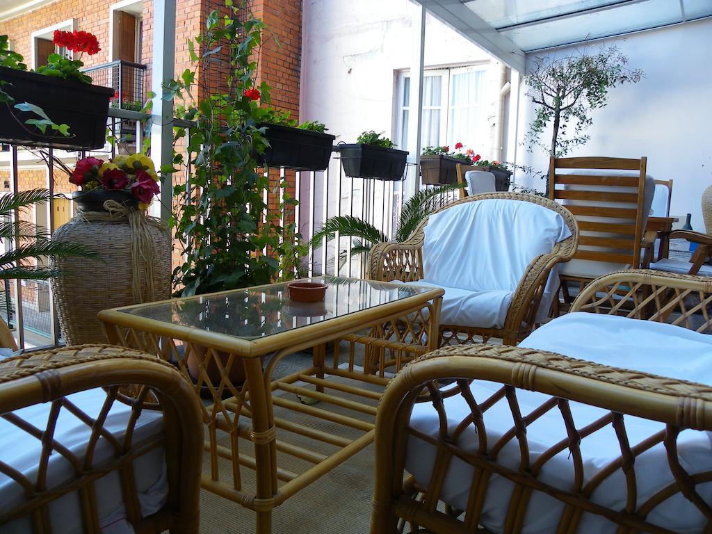 Hotel Poussin Paris Luaran gambar